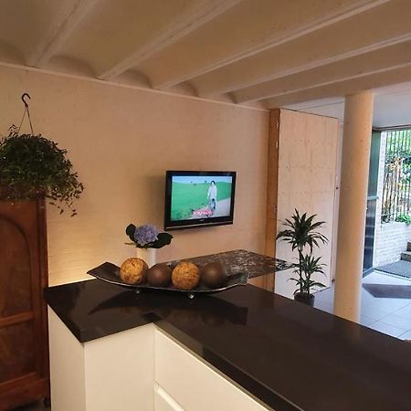 Waar Maas & Waal..... Apartment Woudrichem Exterior photo
